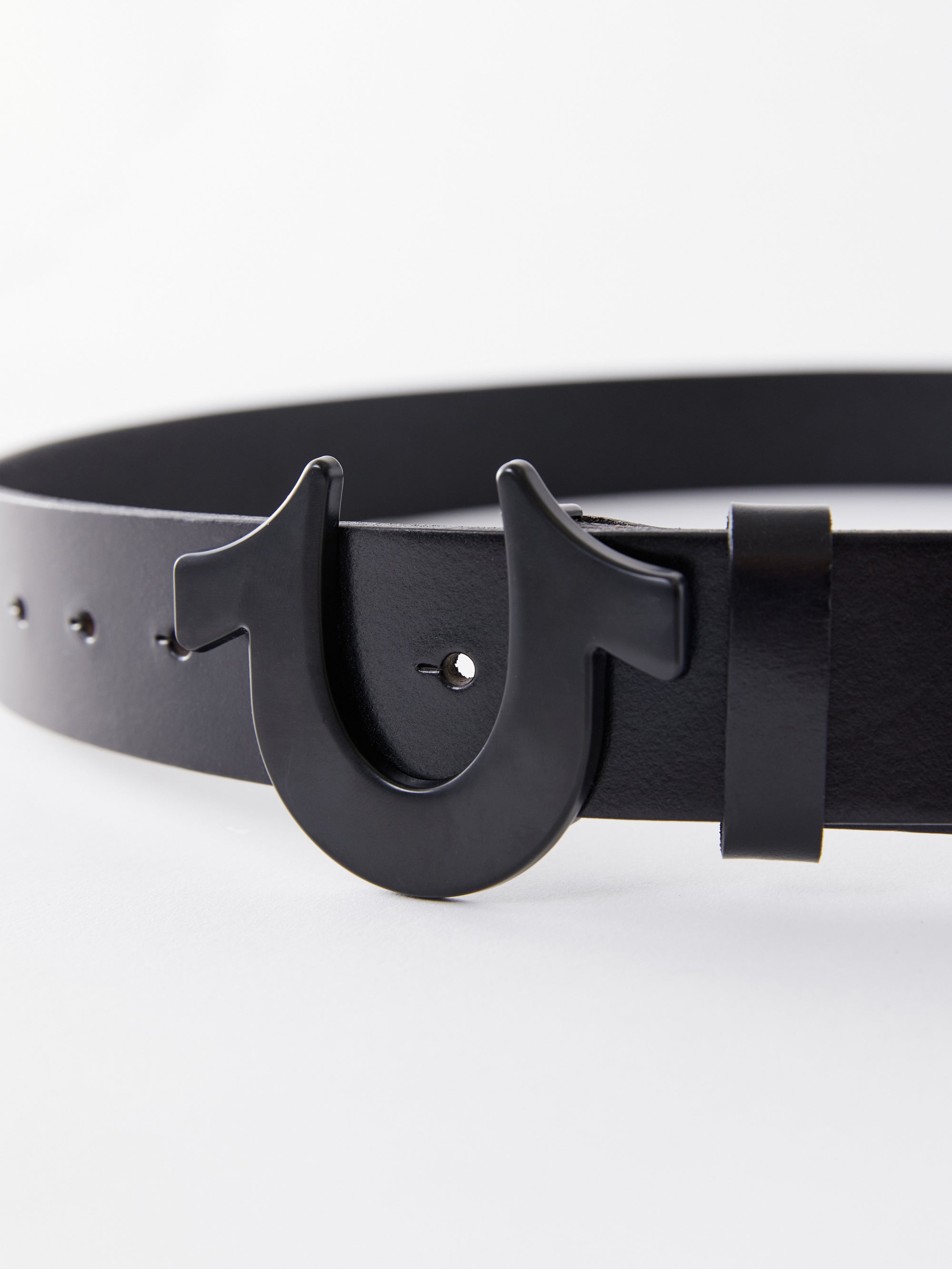 HORSESHOE BUCKLE BELT - BLACK